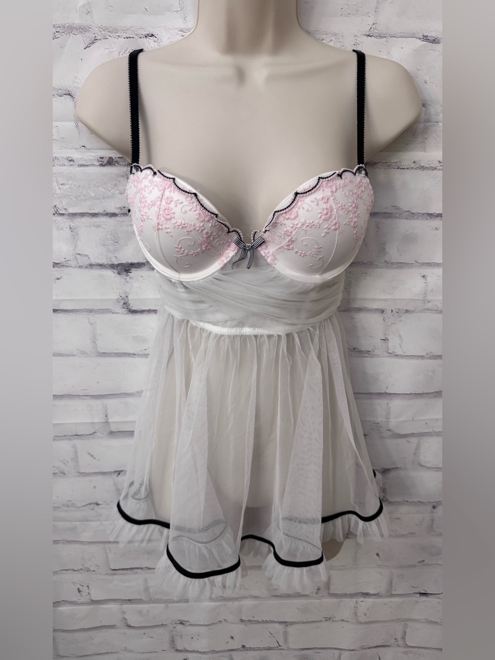 Victoria’s Secret 34B Embroidered Mesh Bridal Babydoll Neglige White Sexy New‎